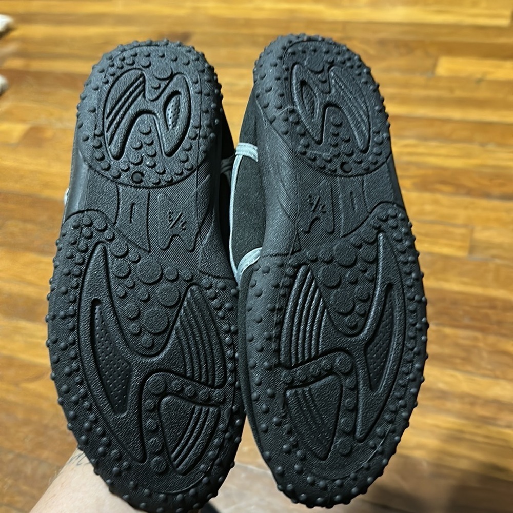 The Children’s Place Water Shoes, Youth Sz 2/3, NWT - Picture 4 of 4